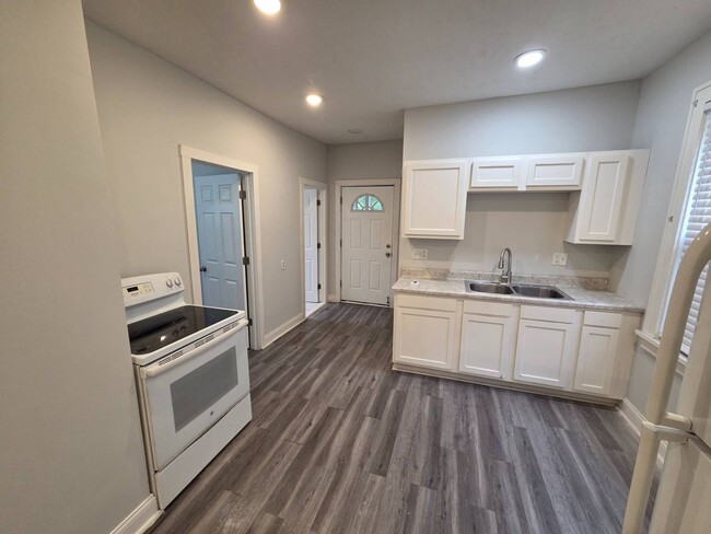 Building Photo - 3715 W 39th St