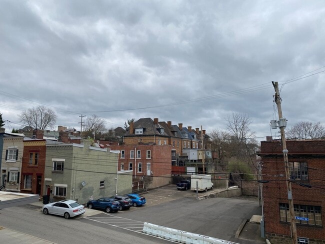 Building Photo - 4933 Yew St