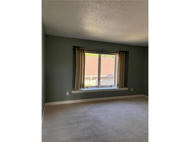 Building Photo - 10277 Arrowwood Dr