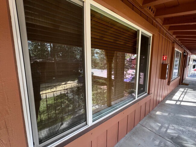 Building Photo - Monthly Rental Available mid-March until end of January 2026