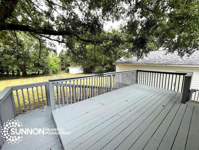 Building Photo - Country Living In Gastonia!