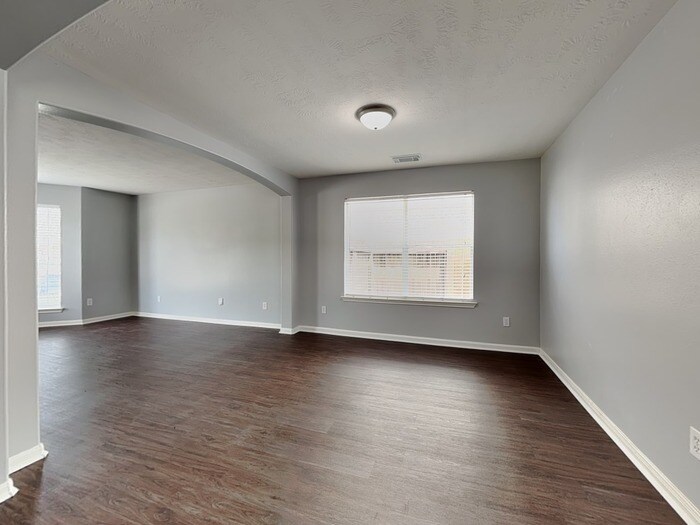 Building Photo - 29014 Fox Fountain Ln