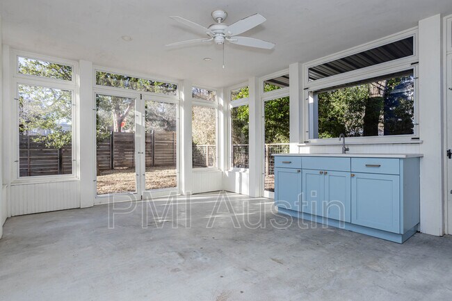 Building Photo - 2003 Newning Ave