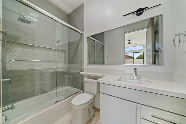 Building Photo - 78525 Orcabessa Dr