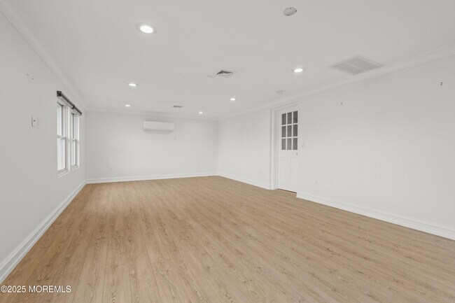 Building Photo - 139 Brighton Ave