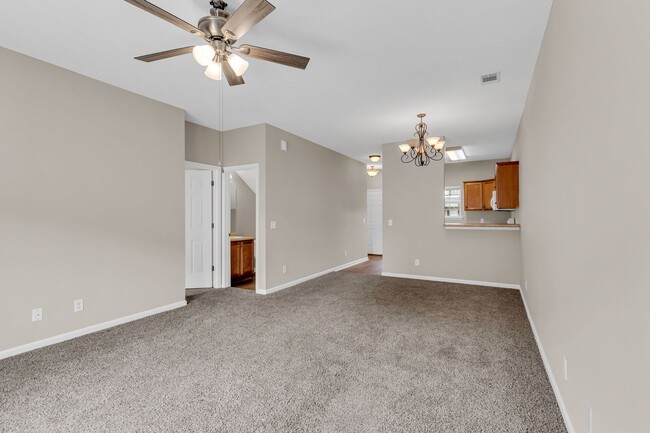 Building Photo - 3 Bedroom 2.5 Bathroom Townhome in Cypress...