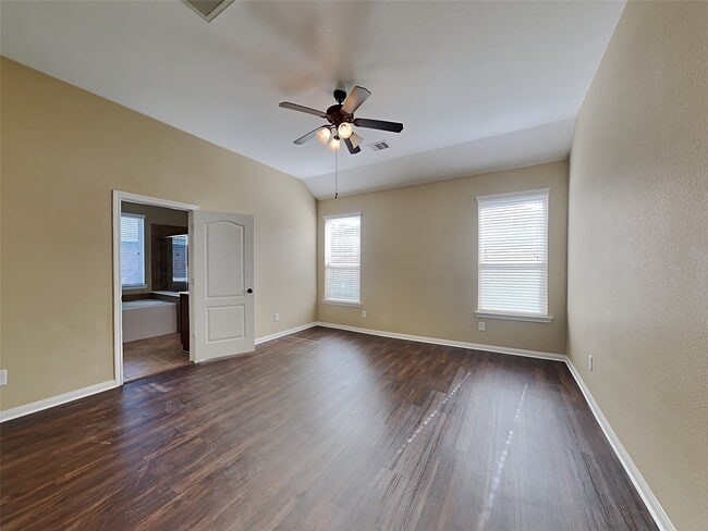 Building Photo - 6815 Hunters Way Ln