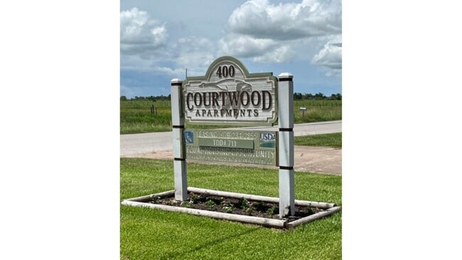 Building Photo - 400 Austin Rd