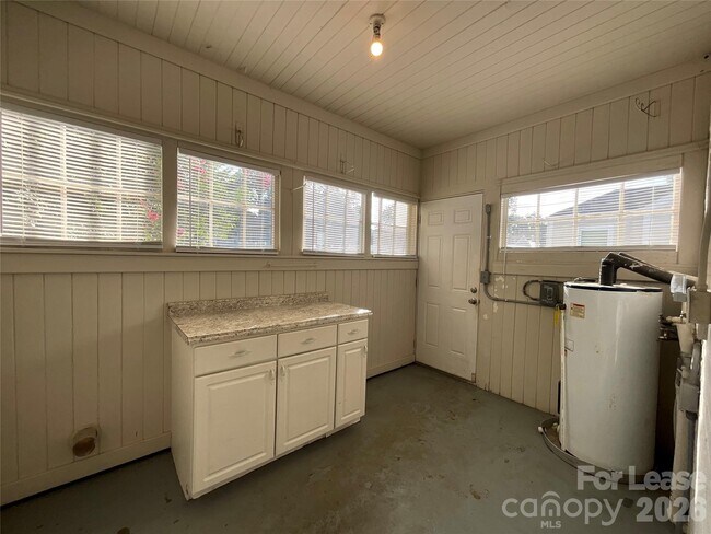 Building Photo - 3820 Freedom Dr