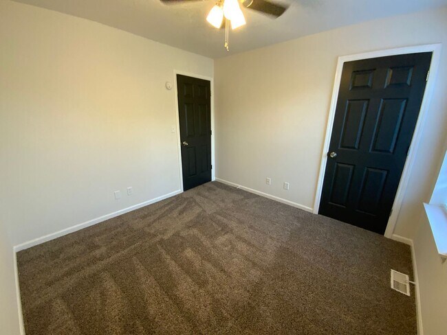 Building Photo - 3569-3571 Prescott Dr