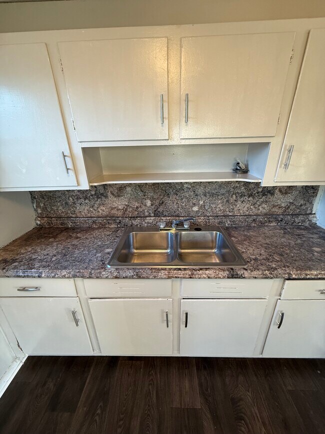 Building Photo - 1913 Gilbert Ave