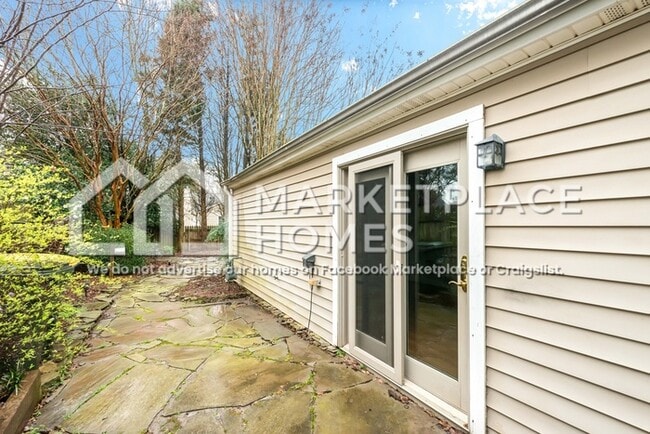 Building Photo - 2733 St Charles Ln NW