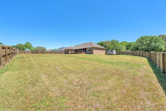 Building Photo - 4782 Primrose St