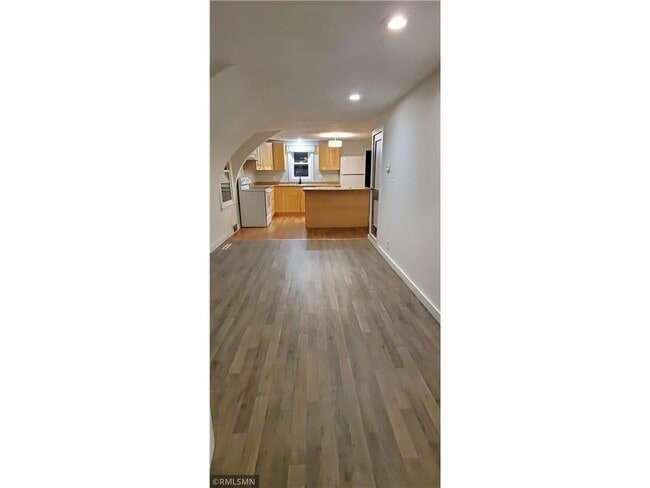 Building Photo - 376 Pierson Ave S