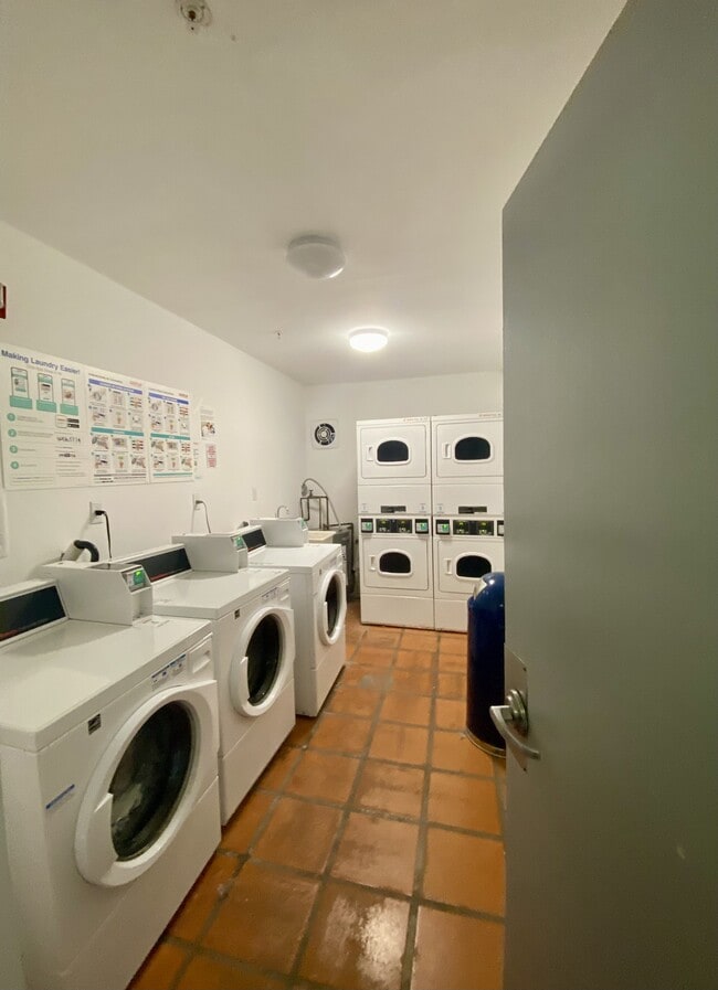 Building Photo - 1521 Lenox Ave