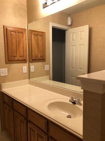 Building Photo - 2118 Stoneridge Dr