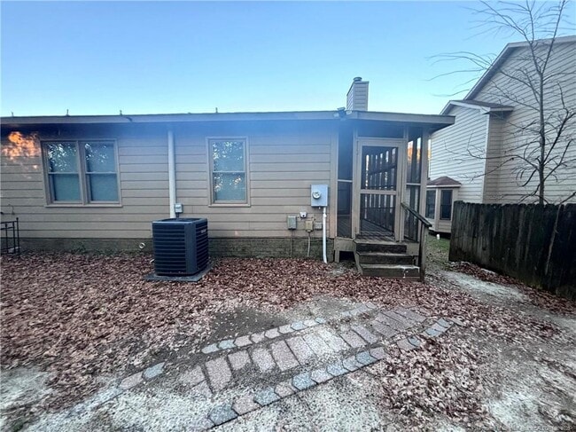 Building Photo - 2585 Gotts Ln