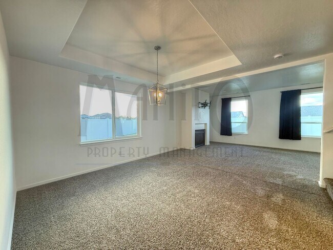 Building Photo - Spacious Airway Heights Home