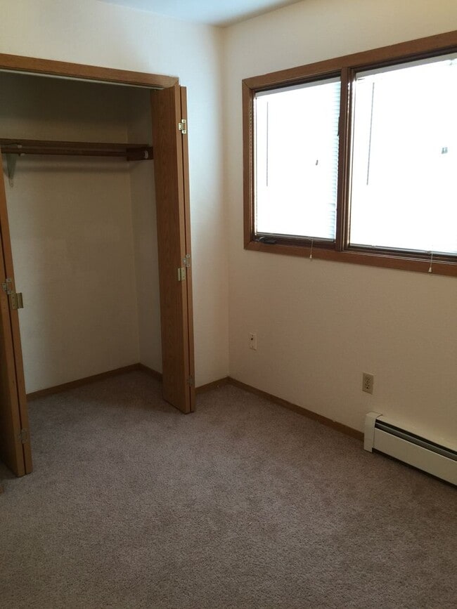 Building Photo - South Anchorage Beautiful 3 bed townhouse ...