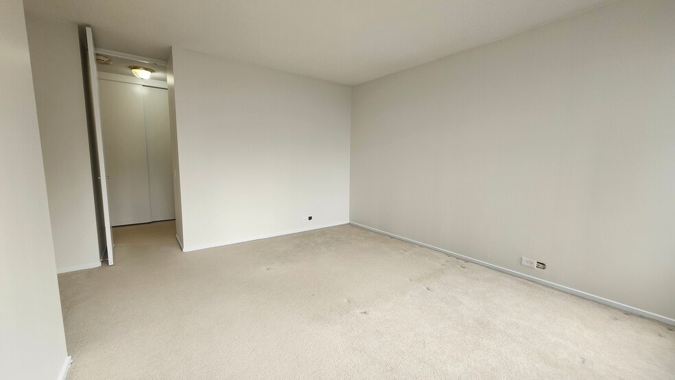 Building Photo - 405 N Wabash Ave