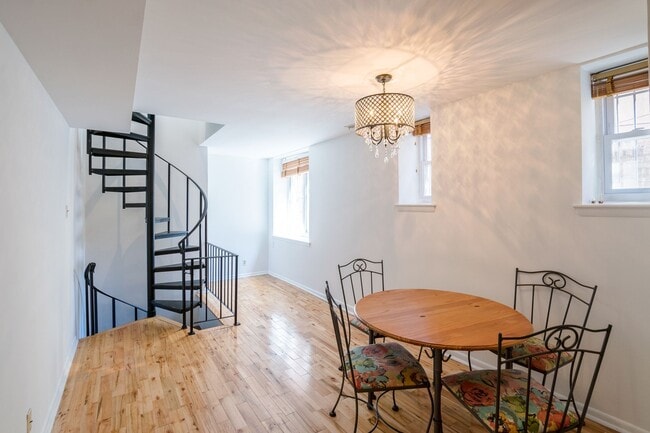 Building Photo - Washington Square West Condo