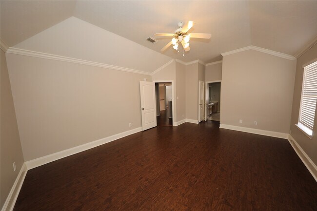 Building Photo - 5539 Mountain Forest Dr