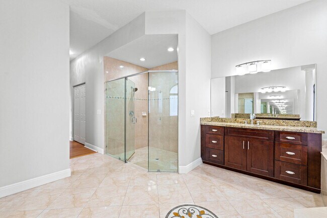 Building Photo - 16596 82nd Rd N