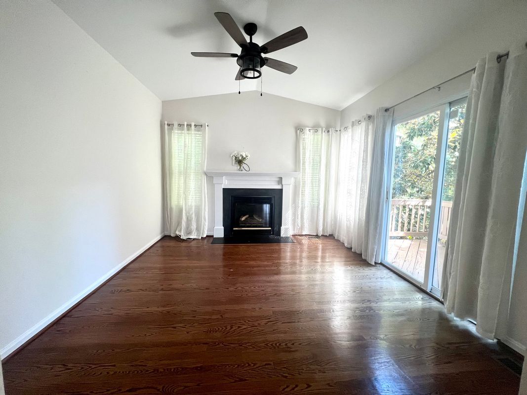 Building Photo - 206 Connery Terrace SW