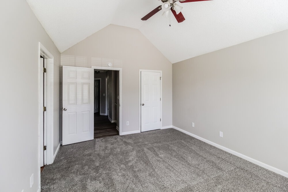 Building Photo - 248 Kings Cove