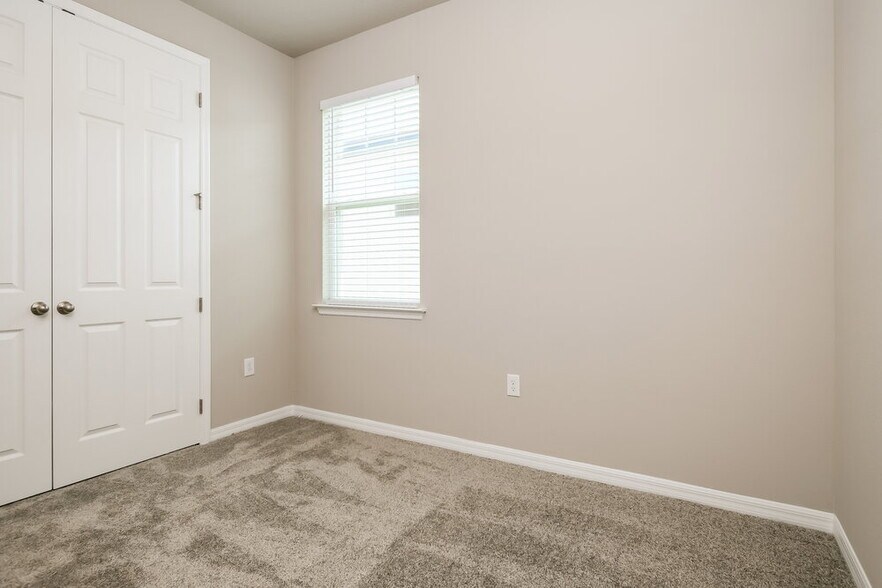 Building Photo - 2287 Raven Rdg Dr