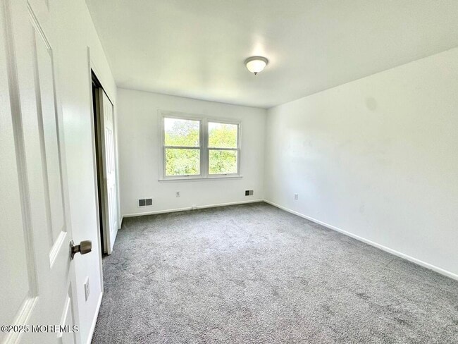 Building Photo - 14 Fisher Dr