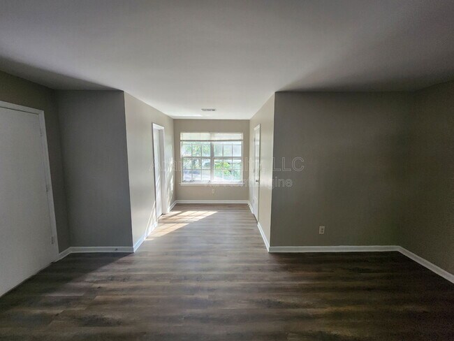 Building Photo - 1366 Heritage Glen Dr