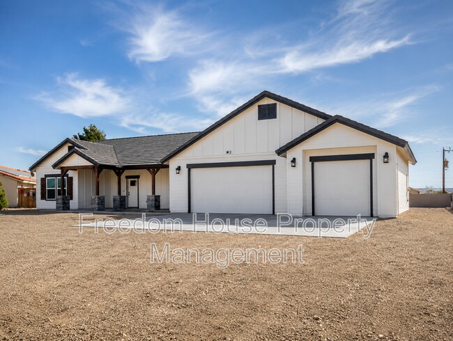 Building Photo - 641 Intrepid St