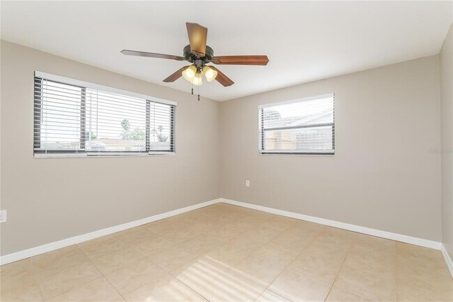 Building Photo - 3048 Salisbury Dr