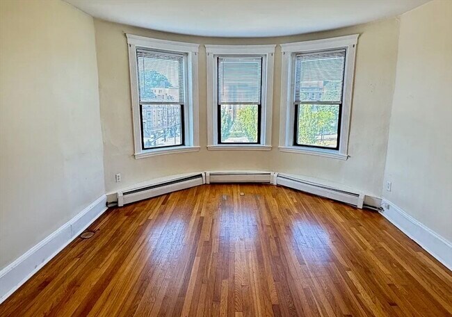 Building Photo - 1682 Commonwealth Ave