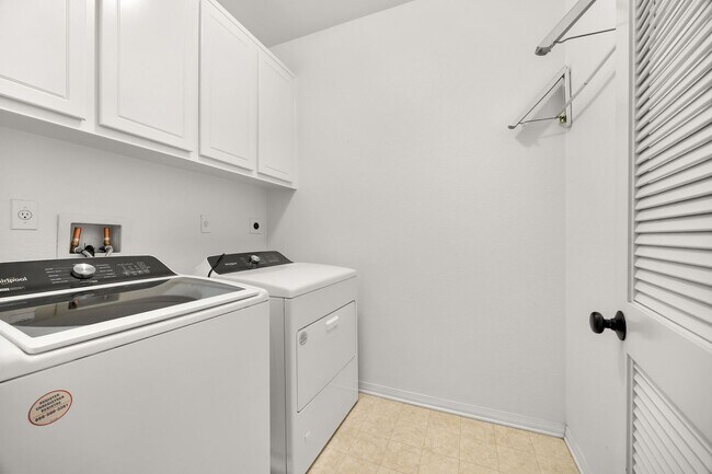 Building Photo - 2221 Capistrano Way