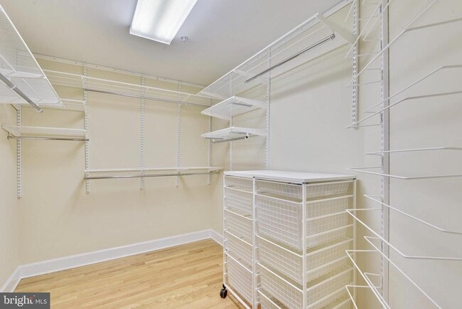 Building Photo - 502 W Broad St