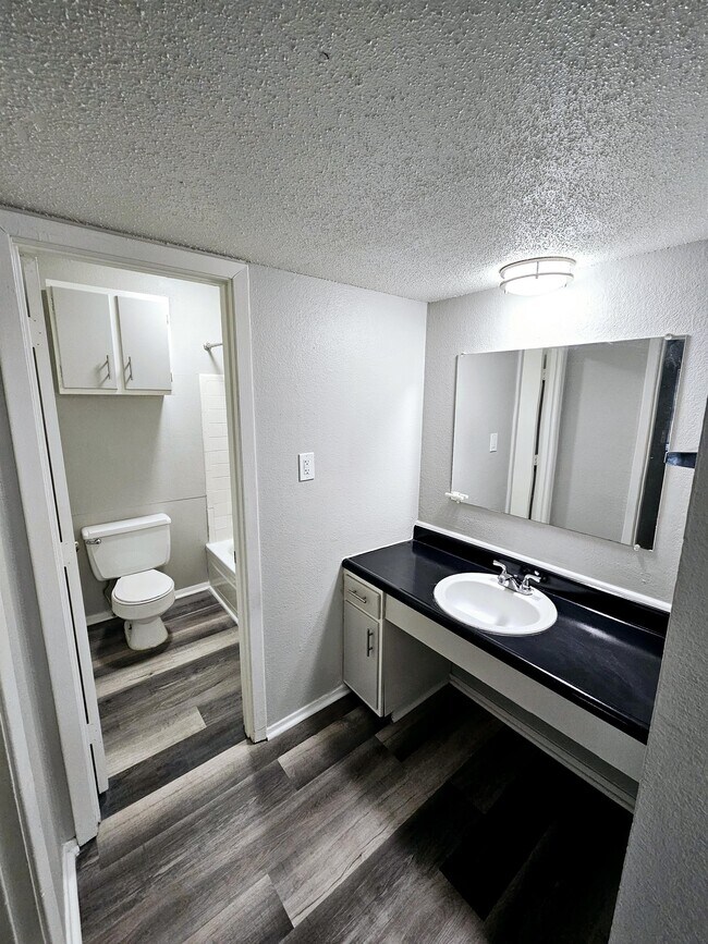 Building Photo - 1430 Cambridge Pl