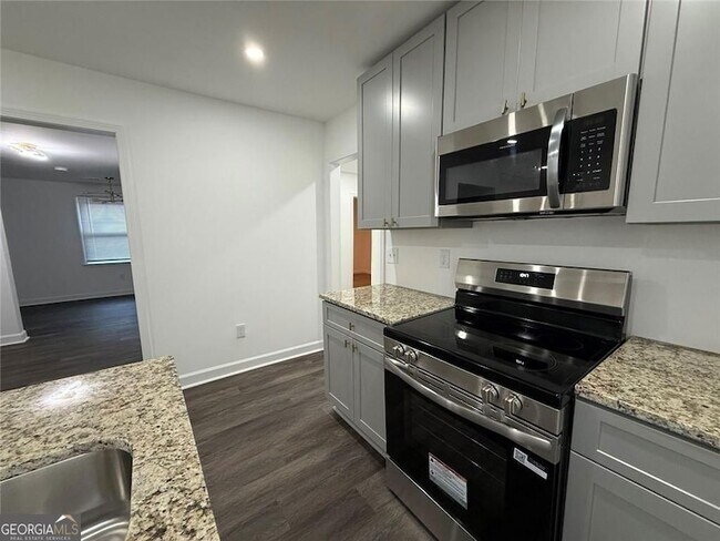 Building Photo - 1040 Palmetto Ave SW