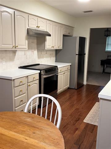 Building Photo - 7135 Cosgrove Dr