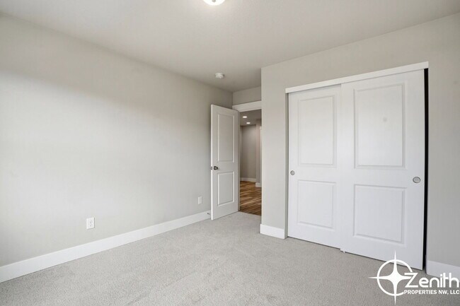 Building Photo - 8524 N 1st St