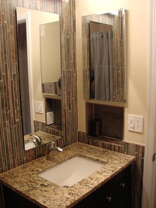 Building Photo - 11928 Shagbark Dr