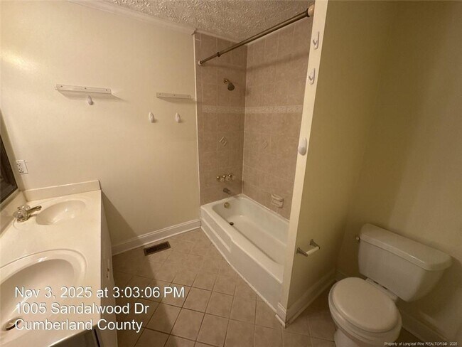 Building Photo - 1005 Sandalwood Dr