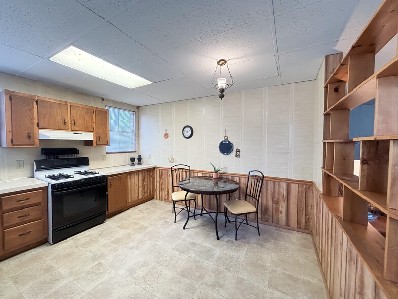 Building Photo - 1522 Wilkes Ave