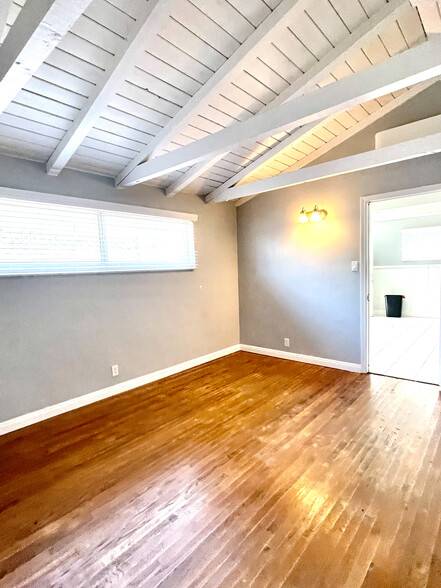 Building Photo - 4559 W 159th St