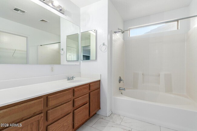 Building Photo - 2739 E Indian Wells Pl