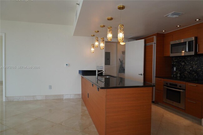 Building Photo - 50 Biscayne Blvd