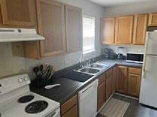 Building Photo - TDY / SNOW Birds Welcome-Fully Furnished