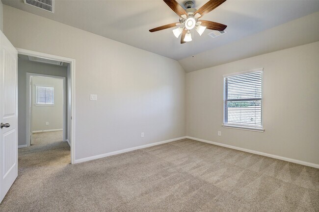 Building Photo - 314 Moonwalk St