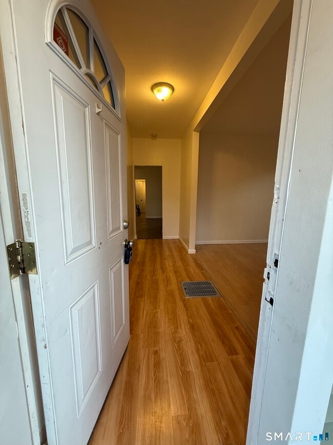 Building Photo - 180 5th St